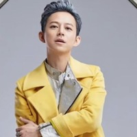 何美男