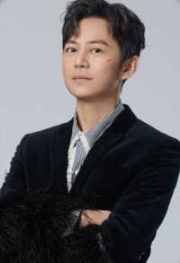 何美男